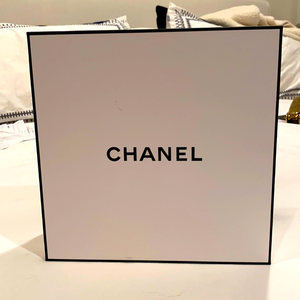 CHANEL Black and White Box